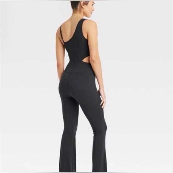 Joylab One Shoulder Cut Out Jumpsuit - Picture 2 of 7